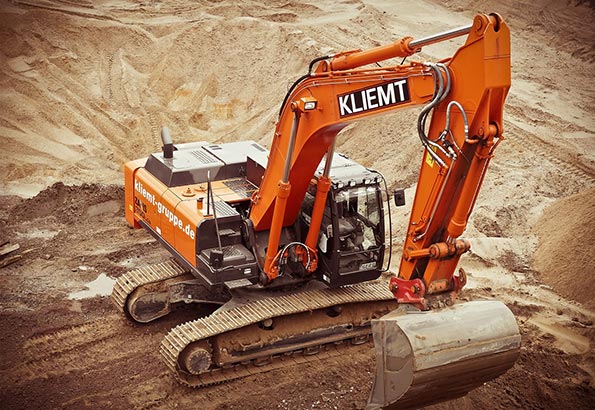 工程機械之推土機深度解析：保養步驟詳解、二手市場觀察及挖機保養技巧